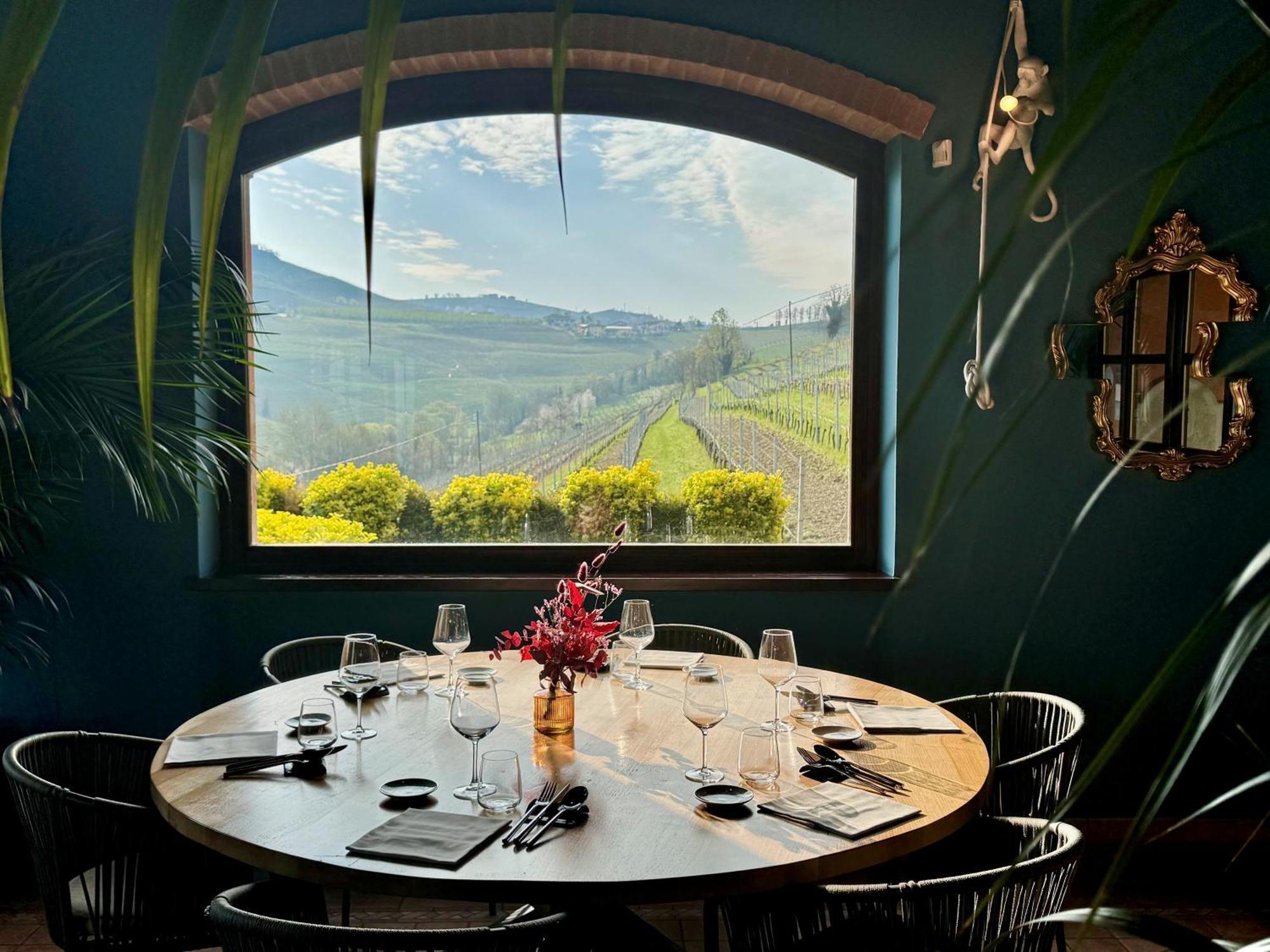 Panoramic Villa Garassino - Country Rooms And Fine Restaurant Treiso Ngoại thất bức ảnh