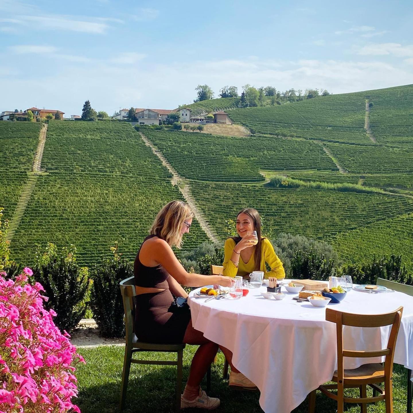 Panoramic Villa Garassino - Country Rooms And Fine Restaurant Treiso Ngoại thất bức ảnh