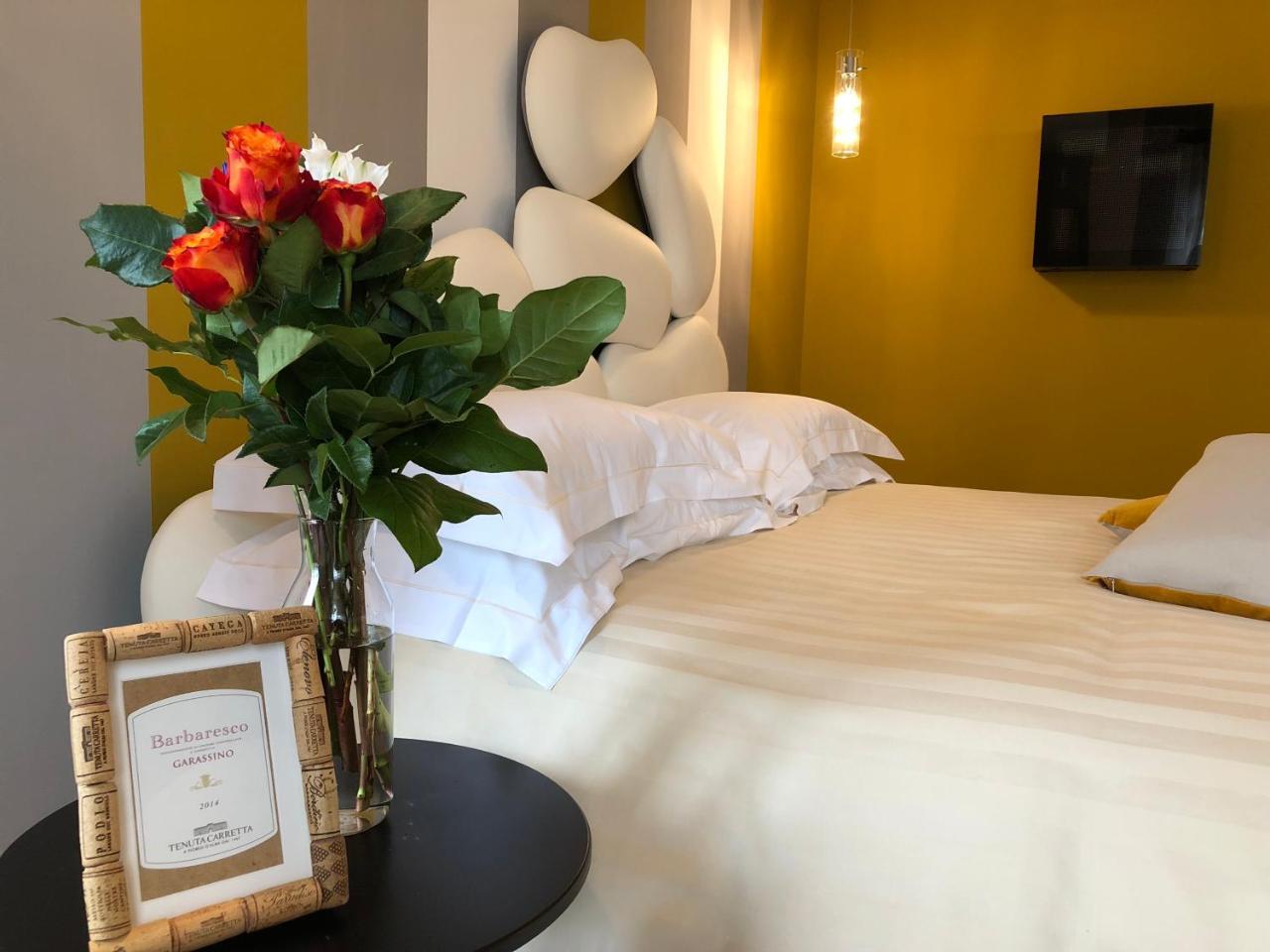 Panoramic Villa Garassino - Country Rooms And Fine Restaurant Treiso Ngoại thất bức ảnh