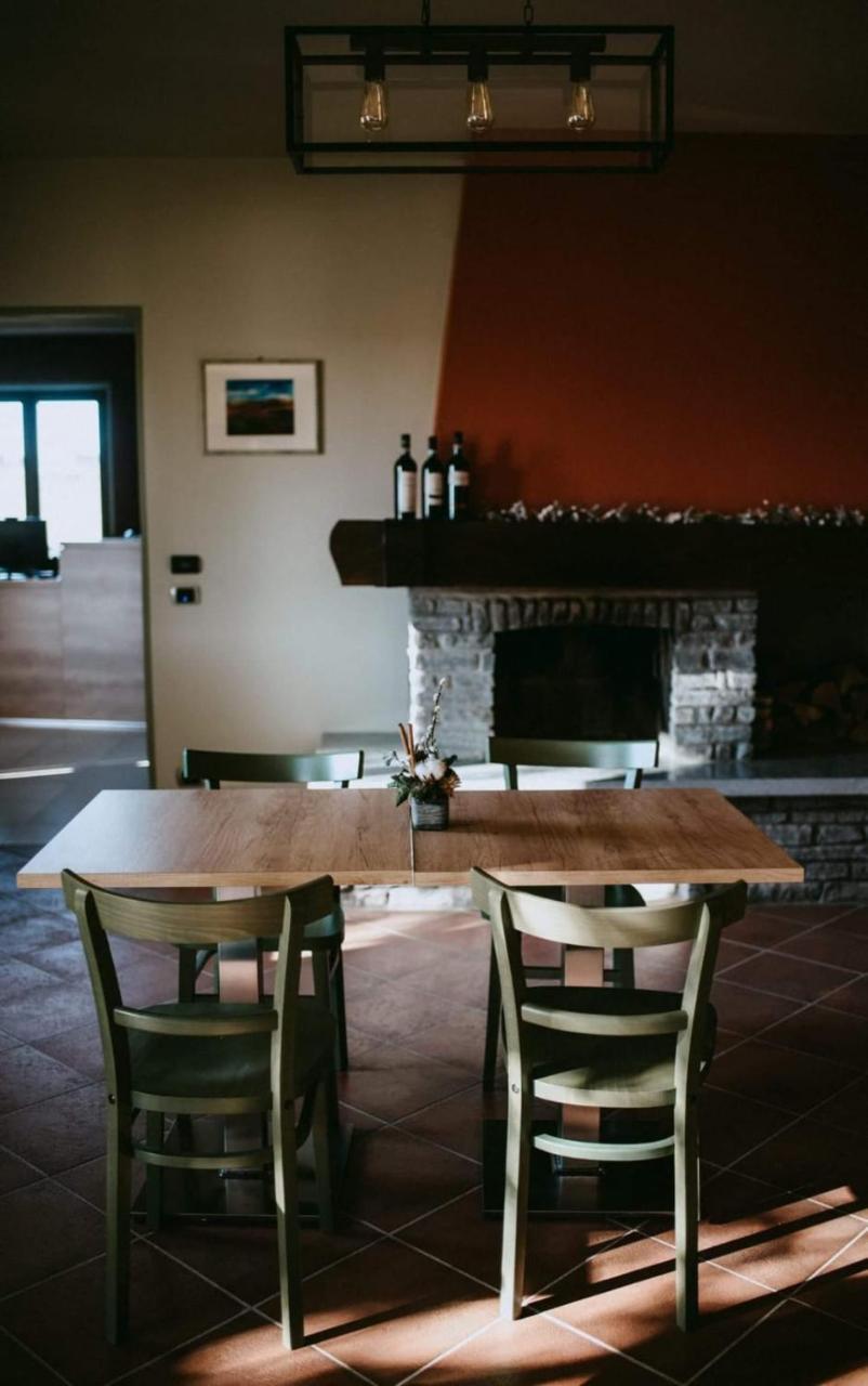 Panoramic Villa Garassino - Country Rooms And Fine Restaurant Treiso Ngoại thất bức ảnh