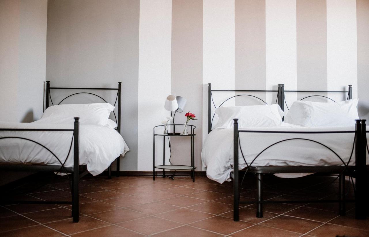 Panoramic Villa Garassino - Country Rooms And Fine Restaurant Treiso Ngoại thất bức ảnh