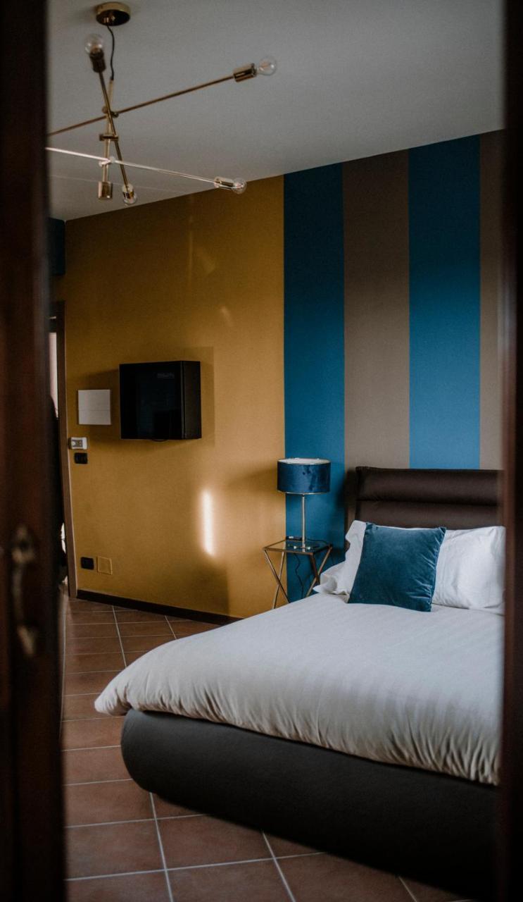 Panoramic Villa Garassino - Country Rooms And Fine Restaurant Treiso Ngoại thất bức ảnh